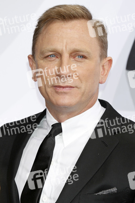Daniel Craig
