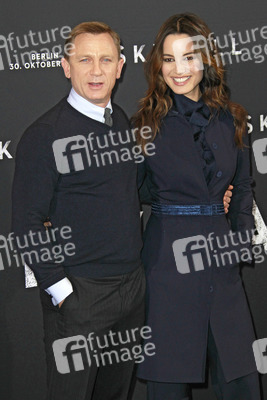 Daniel Craig, Bérénice Marlohe