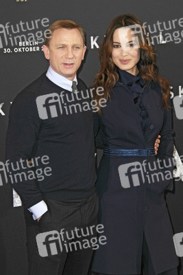 Daniel Craig, Bérénice Marlohe