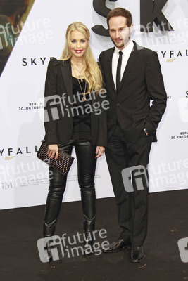 Lara-Isabelle Rentinck, Lee Rychter