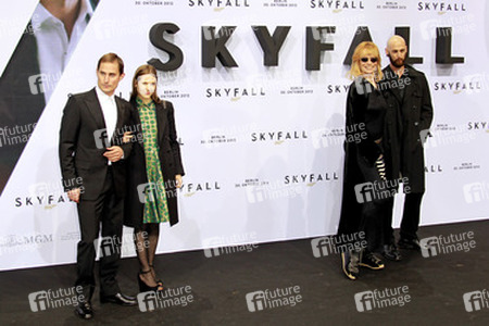 Clemens Schick, Aino Laberenz, Veruschka Gräfin von Lehndorff mit Begleitung