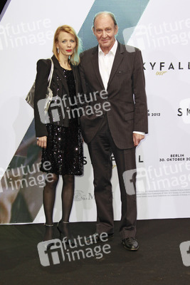 Michael Mendl mit Begleitung