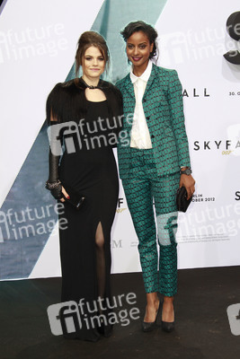 Sara Nuru mit Elisa Schmidt