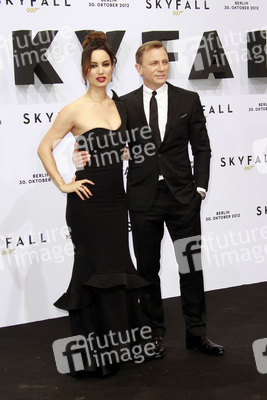 Daniel Craig, Bérénice Marlohe