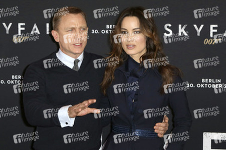Daniel Craig, Bérénice Marlohe