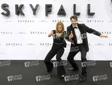 Isabel Edvardsson mit Begleitung