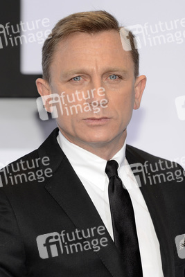 Daniel Craig