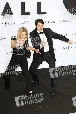 Isabel Edvardsson mit Begleitung