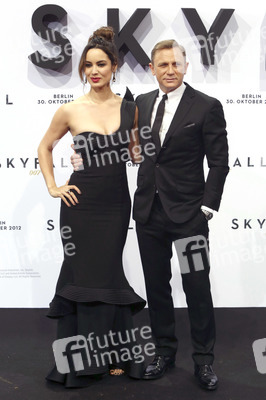 Daniel Craig, Bérénice Marlohe