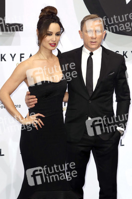 Daniel Craig, Bérénice Marlohe