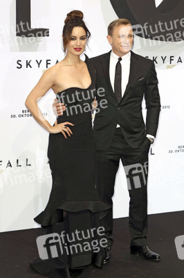 Daniel Craig, Bérénice Marlohe