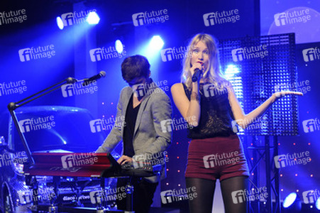 Daniel Grunenberg, Carolin Niemczyk (Glasperlenspiel)