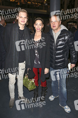 Wilson Gonzales Ochsenknecht, Uwe Ochsenknecht mit Freundin Kirsten