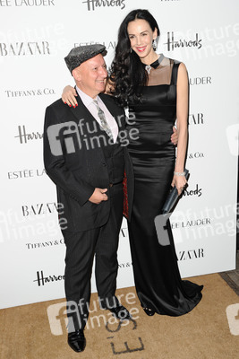 L'Wren Scott mit Begleitung