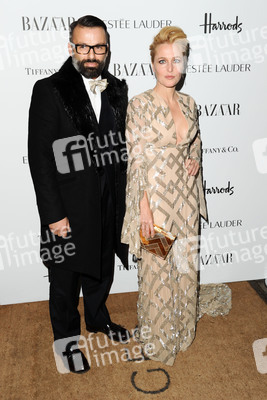 Gillian Anderson mit Begleitung