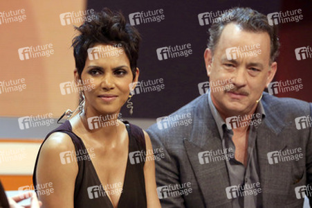 Halle Berry, Tom Hanks