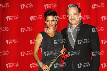 Halle Berry, Tom Hanks
