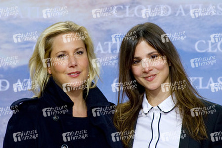 Anika Decker, Aylin Tezel