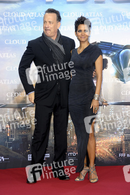 Tom Hanks, Halle Berry