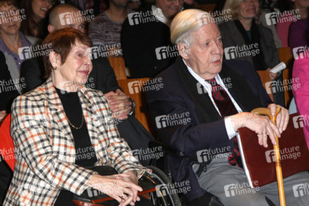 Helmut Schmidt mit Lebensgefährtin Ruth Loah