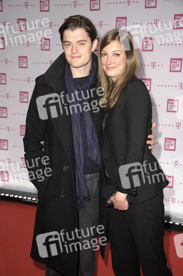 Sam Rliey, Alexandra Maria Lara