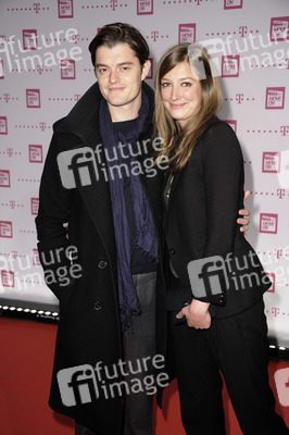 Sam Rliey, Alexandra Maria Lara