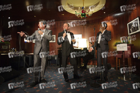 Mark Adams als Dean Martin, Stephen Triffitt als Frank Sinatra, Jay Marsh als Sammy Davis Jr.