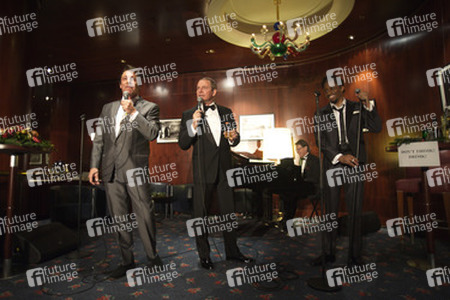 Mark Adams als Dean Martin, Stephen Triffitt als Frank Sinatra, Jay Marsh als Sammy Davis Jr.