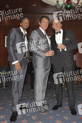 Jay Marsh als Sammy Davis Jr., Mark Adams als Dean Martin, Stephen Triffitt als Frank Sinatra