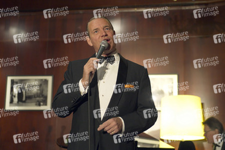 Stephen Triffitt als Frank Sinatra