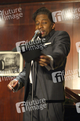 Jay Marsh als Sammy Davis Jr.