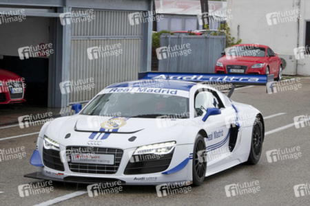 Audi R8 LMS in den Real Madrid Farben