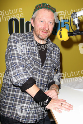 Colin Vearncombe / Black