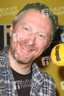 Colin Vearncombe / Black