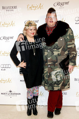 Betty Amrhein mit Begleitung