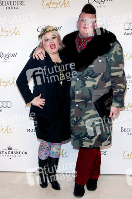 Betty Amrhein mit Begleitung