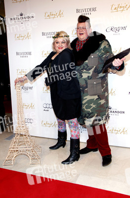 Betty Amrhein mit Begleitung