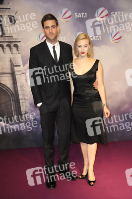 Oliver Jackson-Cohen, Sarah Gadon