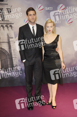 Oliver Jackson-Cohen, Sarah Gadon