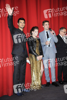 Taylor Lautner, Kristen Stewart, Robert Pattinson, Bill Condon