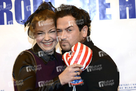 Mareike Eisenstein, Sam Eisenstein