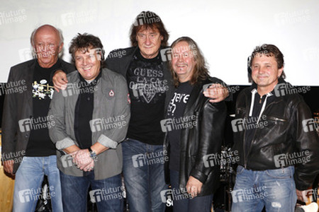 Peter 'Eingehaengt' Meyer, Dieter 'Quaster' Hertrampf, Dieter 'Maschine' Birr, Peter 'Bimbo' Rasym, Klaus Scharfschwerdt (Puhdys)