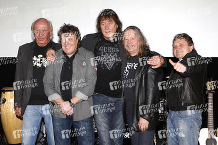 Peter 'Eingehaengt' Meyer, Dieter 'Quaster' Hertrampf, Dieter 'Maschine' Birr, Peter 'Bimbo' Rasym, Klaus Scharfschwerdt (Puhdys)