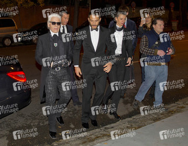 Karl Lagerfeld mit Gästen