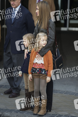 Prinzessin Letizia mit ihren Kindern Prinzessin Leonor und Prinzessin Sofia