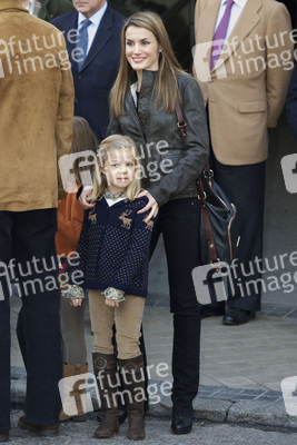 Prinzessin Letizia mit ihren Kindern Prinzessin Leonor und Prinzessin Sofia