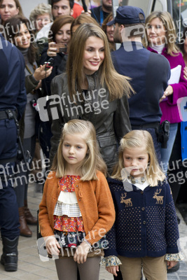 Prinzessin Letizia mit ihren Kindern Prinzessin Leonor und Prinzessin Sofia