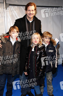 Thomas Heinze mit Begleitung