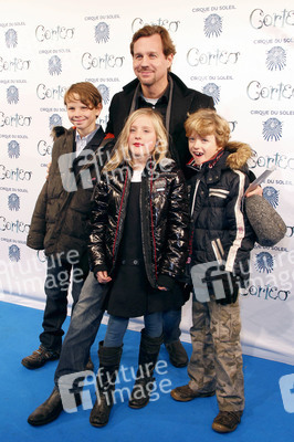 Thomas Heinze mit Begleitung