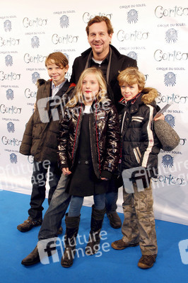 Thomas Heinze mit Begleitung